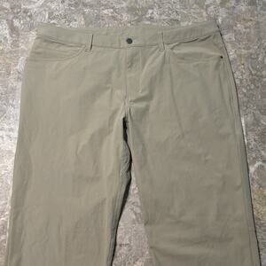 Lululemon Pants Mens 38x33 Khaki ABC Classic Warpstreme Golf Performance M5426S